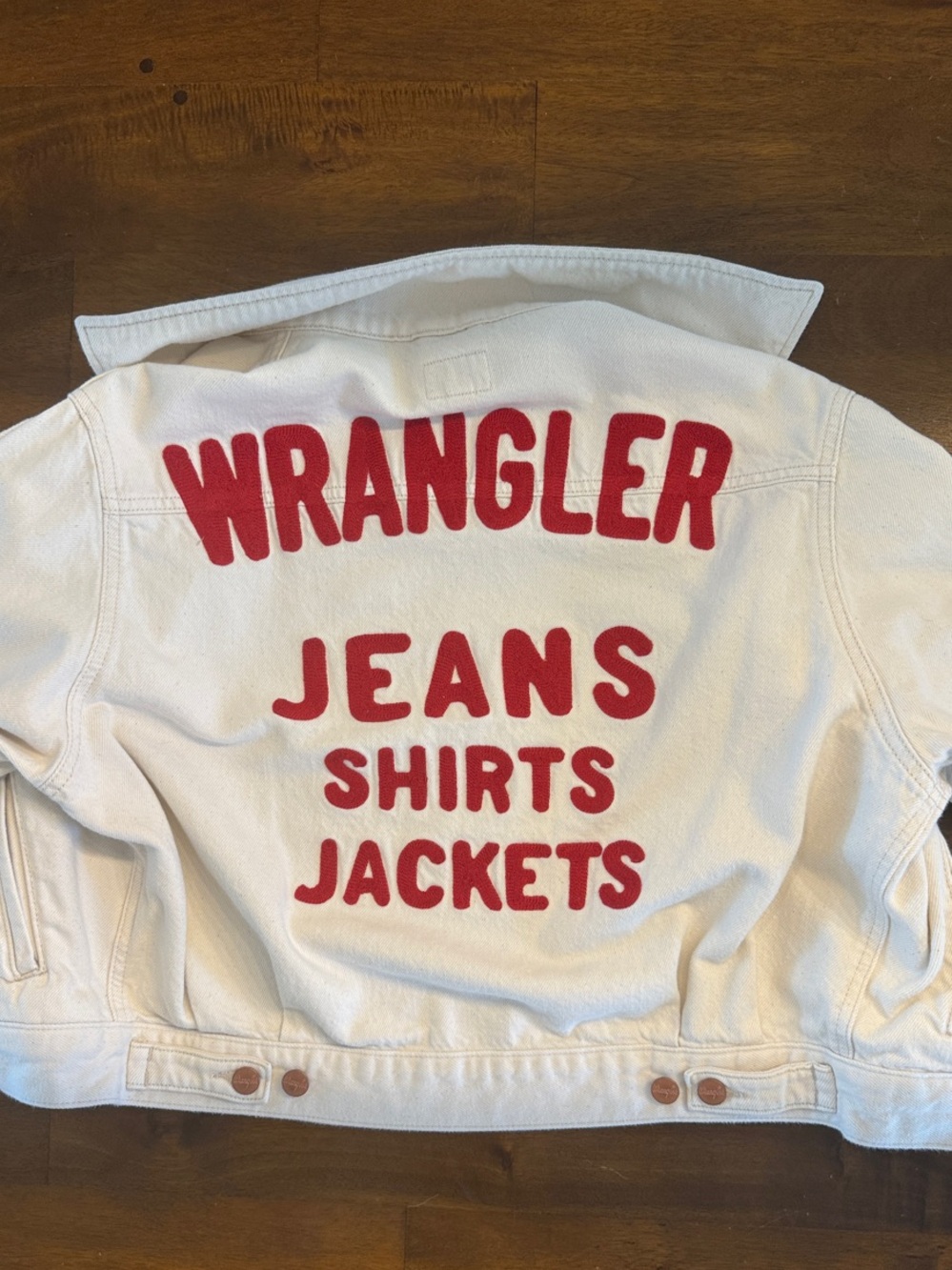 Wrangler Cream Denim Jacket with Red Interior Lettering - Picture 3 of 6